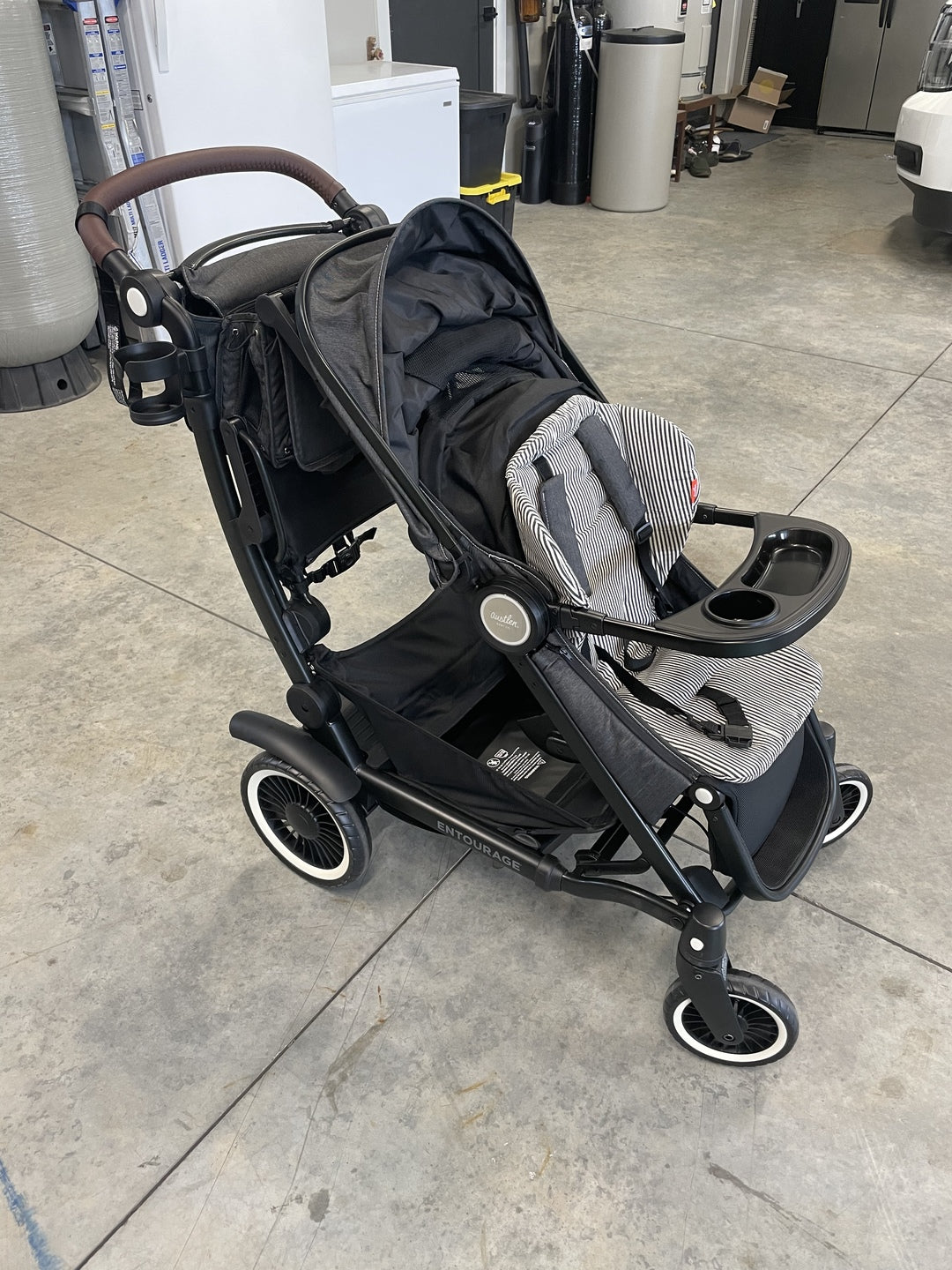 The Austlen Entourage: The Stroller That Finally Fits My 4-Year-Old and Our New Baby on the Way