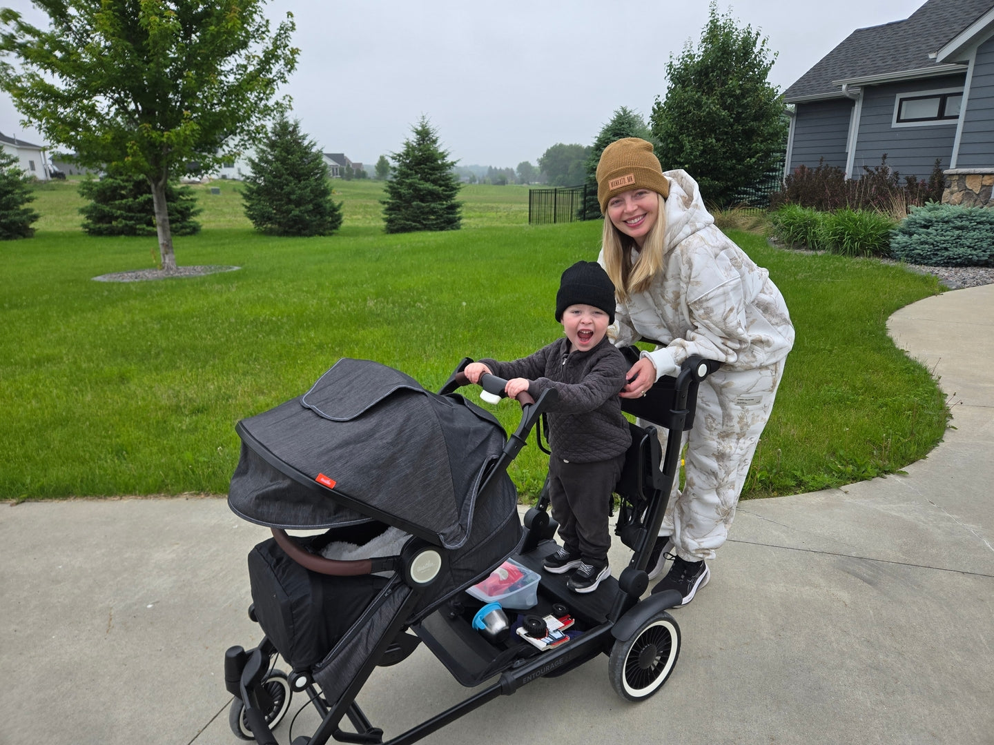 Why We Love the Austlen Entourage 2.0 Sit+Stand Stroller for Two Kids